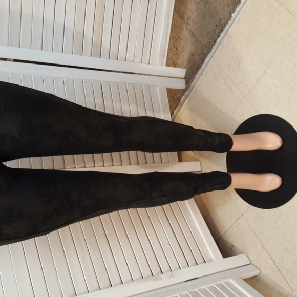 Pioneer Rose Women Velvet Pants - Picture 5 of 7